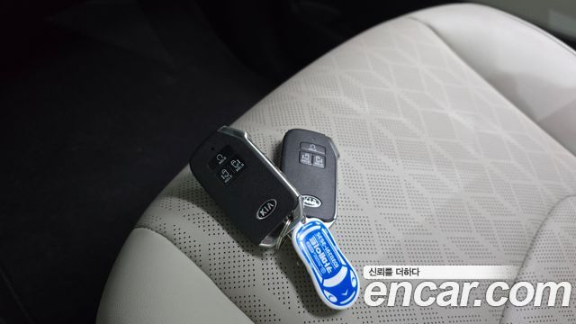 Kia Canival 2021 — photo 15
