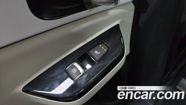 Kia Canival 2021 — photo 17