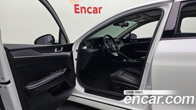 Kia K5 2023 — photo 10