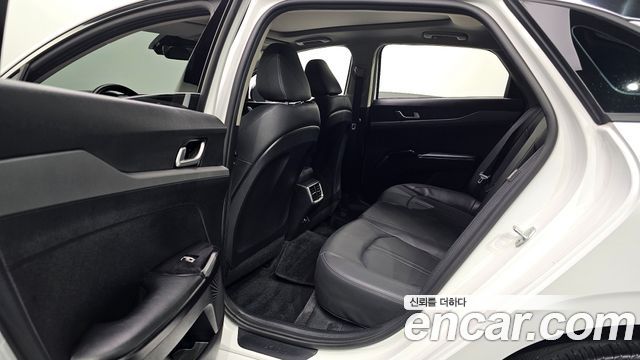Kia K5 2023 — photo 11