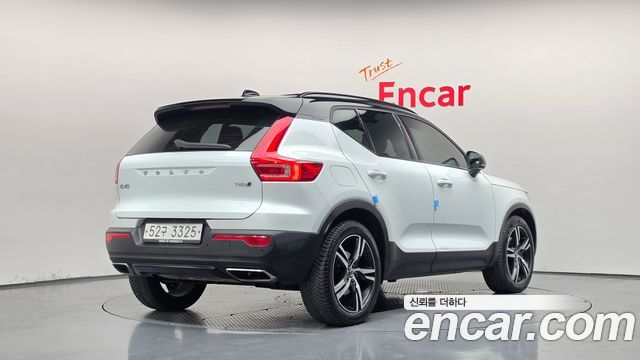 Volvo XC40 2019 — photo 2