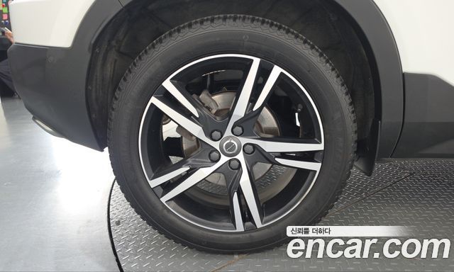 Volvo XC40 2019 — photo 5