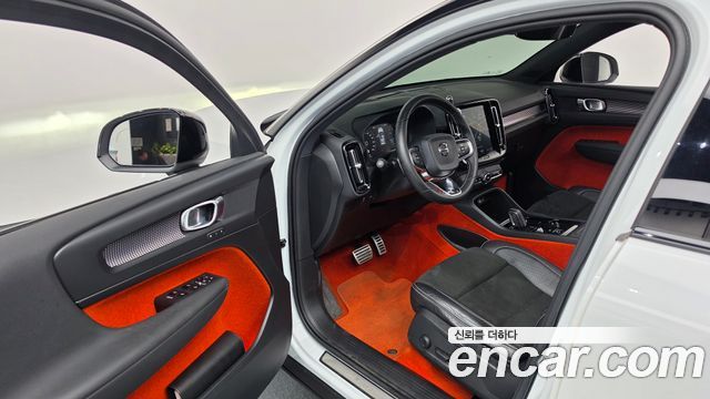 Volvo XC40 2019 — photo 13