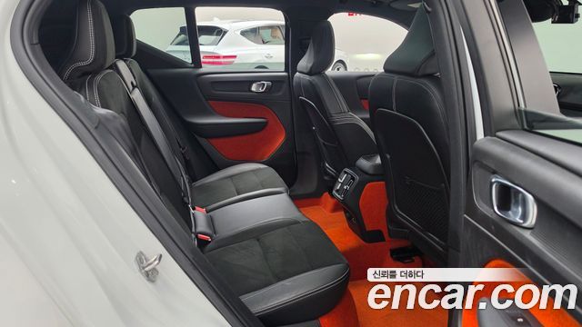 Volvo XC40 2019 — photo 17