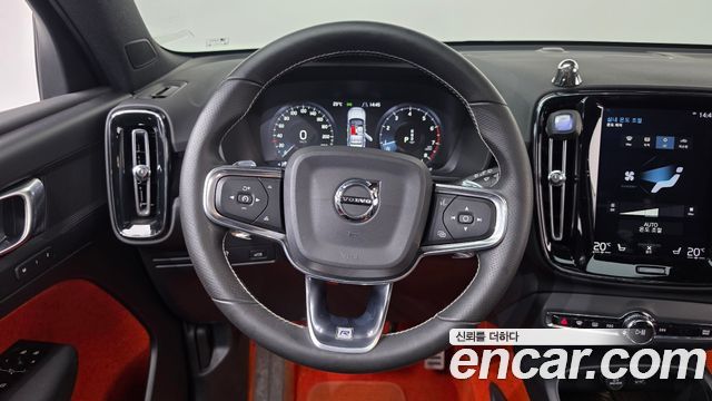 Volvo XC40 2019 — photo 18