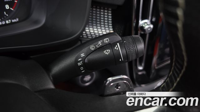 Volvo XC40 2019 — photo 26