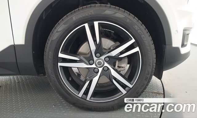Volvo XC40 2019 — photo 7