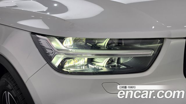 Volvo XC40 2019 — photo 8