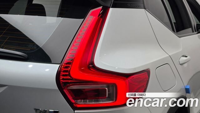 Volvo XC40 2019 — photo 9
