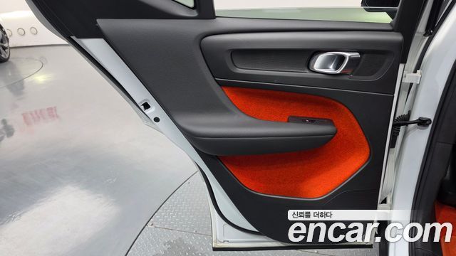 Volvo XC40 2019 — photo 15