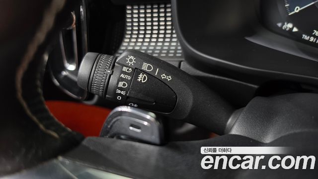 Volvo XC40 2019 — photo 28