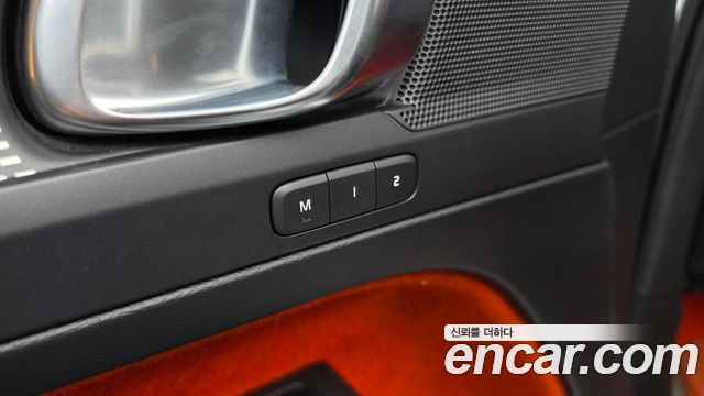 Volvo XC40 2019 — photo 29