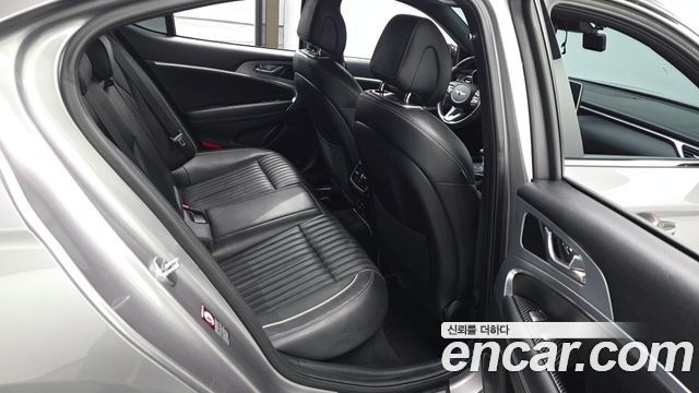Genesis G70 2019 — photo 12