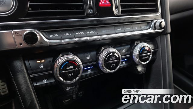 Genesis G70 2019 — photo 19