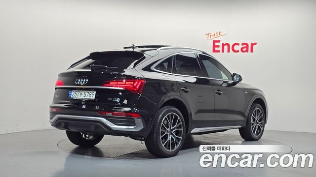 Audi Q5 2023 — photo 2