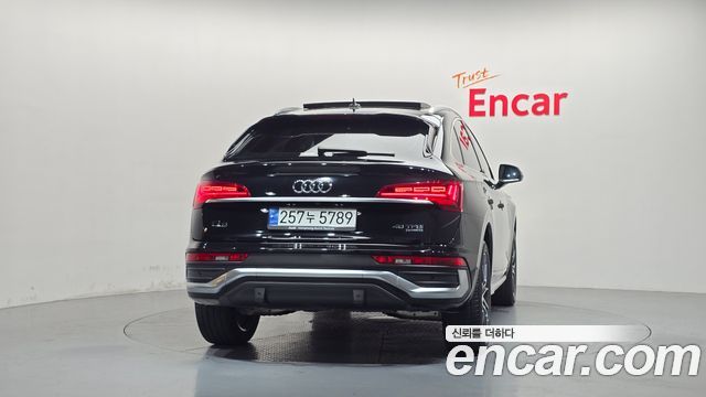 Audi Q5 2023 — photo 4