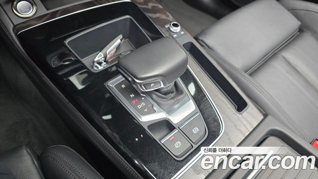 Audi Q5 2023 — photo 9