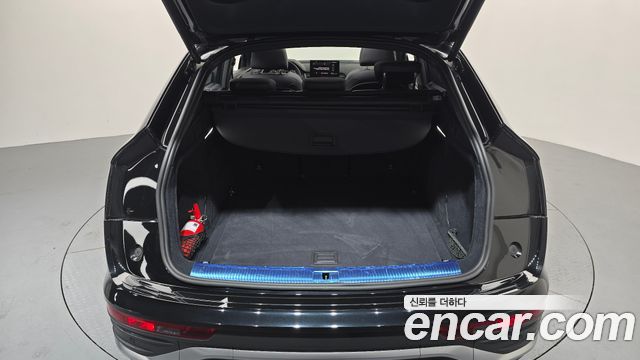 Audi Q5 2023 — photo 17