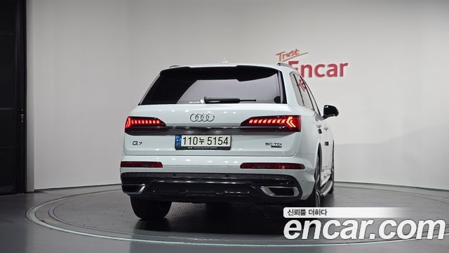 Audi Q7 2022 — photo 4