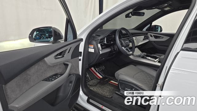 Audi Q7 2022 — photo 10