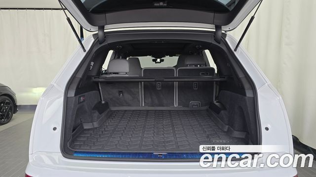 Audi Q7 2022 — photo 20