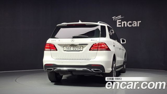 Mercedes-Benz GLE-Class 2016 — photo 4
