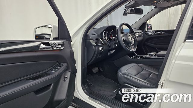 Mercedes-Benz GLE-Class 2016 — photo 10