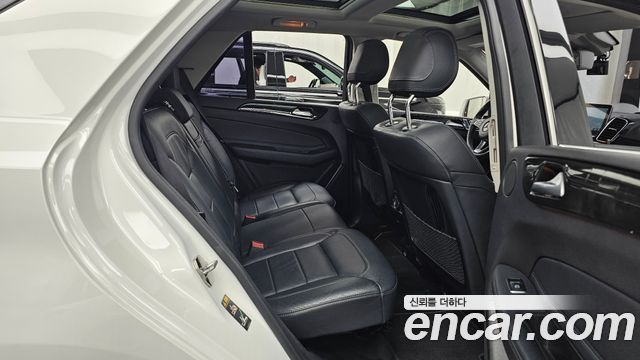 Mercedes-Benz GLE-Class 2016 — photo 12