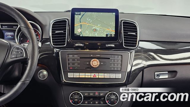 Mercedes-Benz GLE-Class 2016 — photo 14
