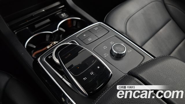 Mercedes-Benz GLE-Class 2016 — photo 16