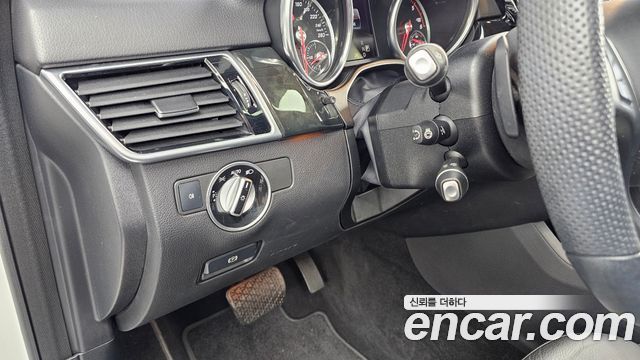 Mercedes-Benz GLE-Class 2016 — photo 17