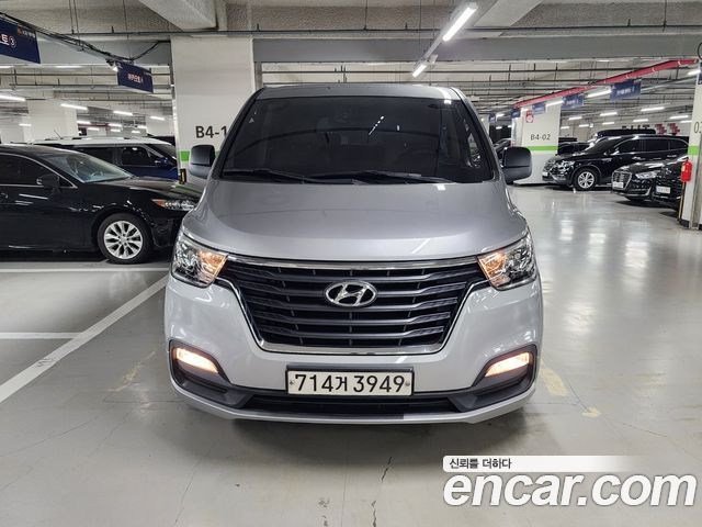 Hyundai Starex 2019 — photo 1