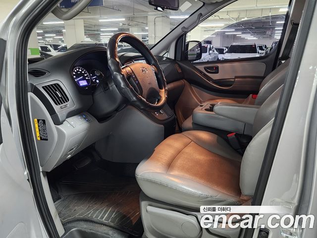 Hyundai Starex 2019 — photo 11