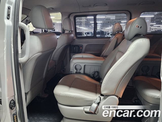 Hyundai Starex 2019 — photo 12
