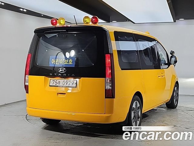 Hyundai Staria 2022 — photo 4