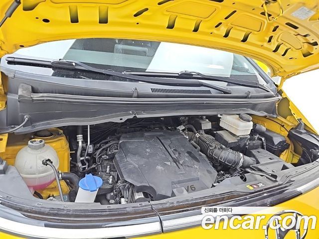 Hyundai Staria 2022 — photo 6