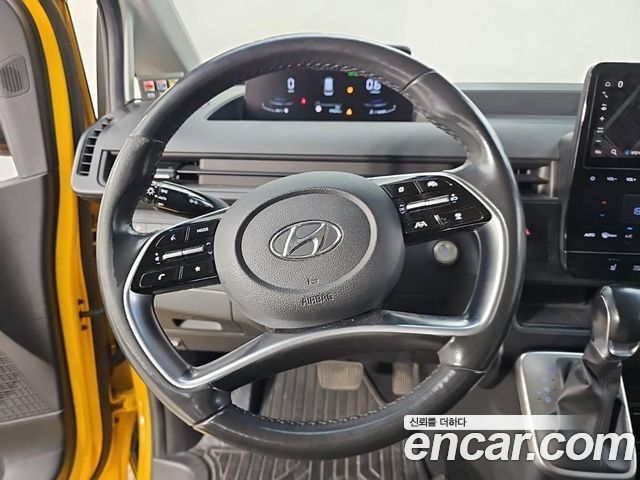 Hyundai Staria 2022 — photo 9