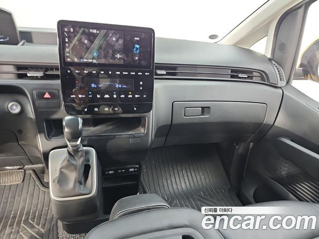 Hyundai Staria 2022 — photo 10