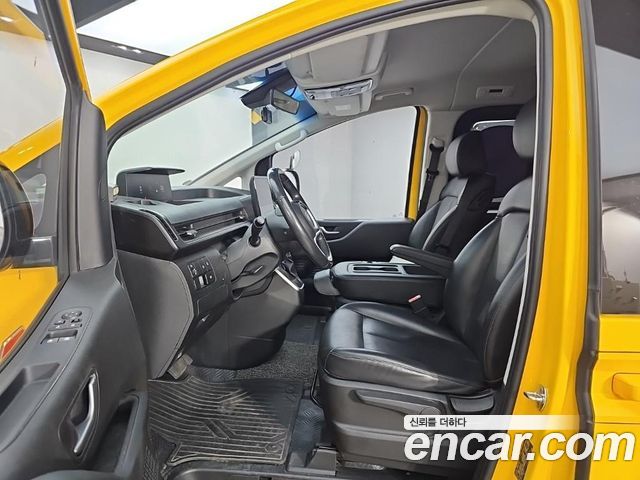 Hyundai Staria 2022 — photo 11