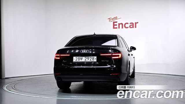 Audi A4 2018 — photo 4