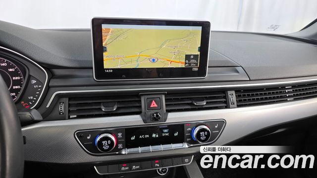 Audi A4 2018 — photo 14