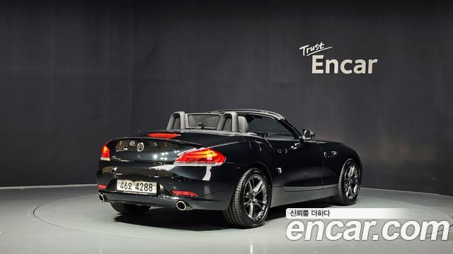 BMW Z4 2010 — photo 2