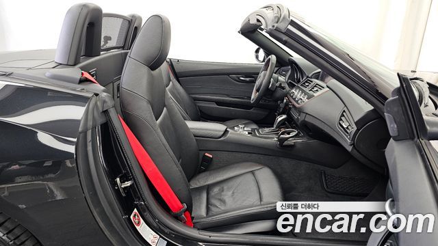 BMW Z4 2010 — photo 11