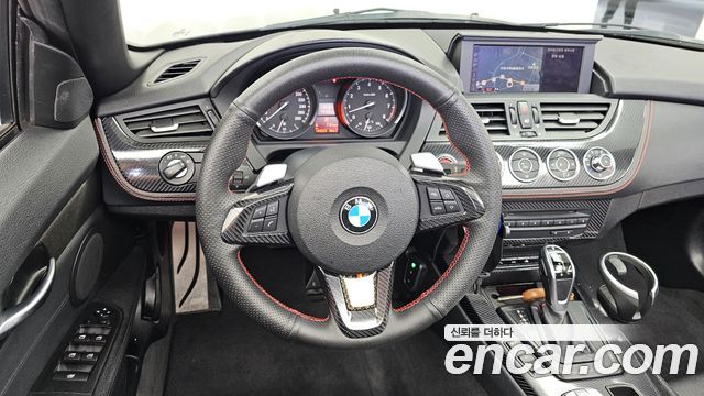 BMW Z4 2010 — photo 13