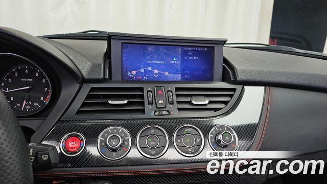 BMW Z4 2010 — photo 14