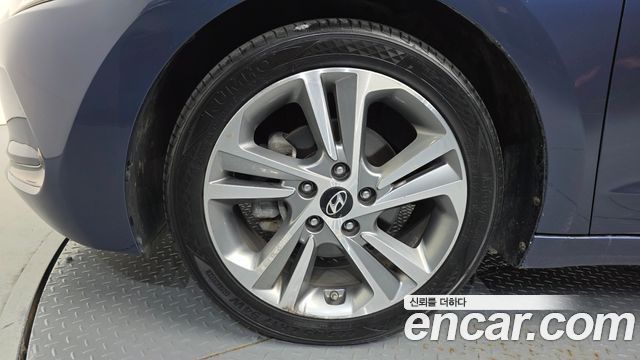 Hyundai AVANTE 2018 — photo 5