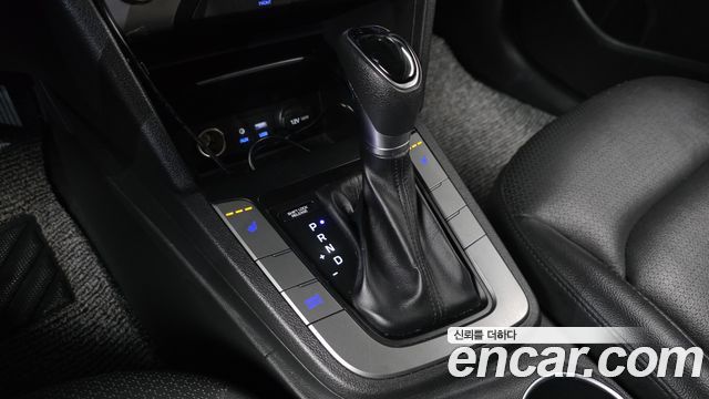 Hyundai AVANTE 2018 — photo 9