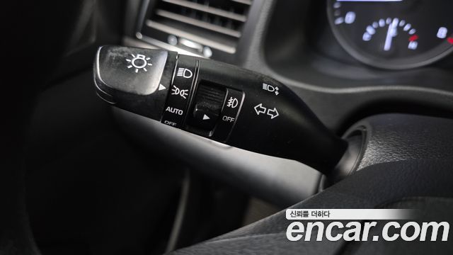 Hyundai AVANTE 2018 — photo 19