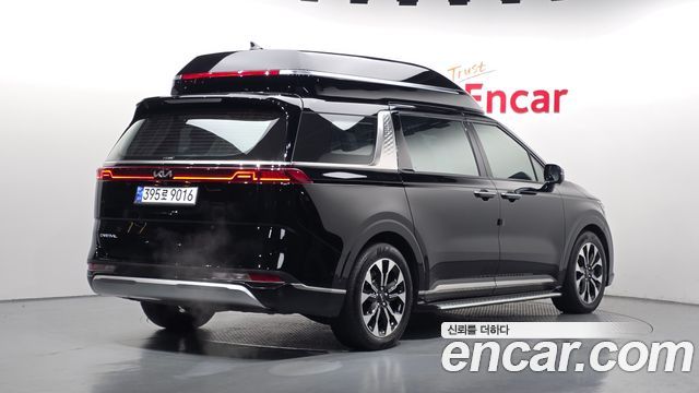 Kia Canival 2023 — photo 2