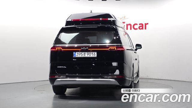 Kia Canival 2023 — photo 4